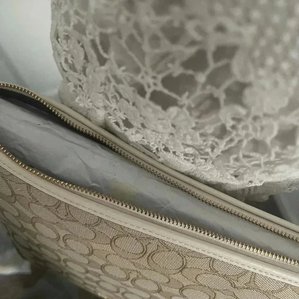 [•COACH•] small dufflette in signature jacquard - Picture 5 of 6